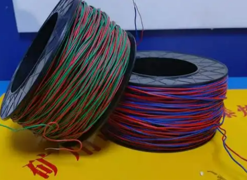 河口放炮线的主要材质有哪些？不同材质的适用场景有何区别？